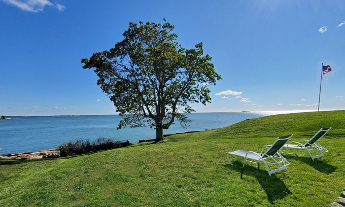 Guilford Casa | Relaxing waterfront escape on the CT shore