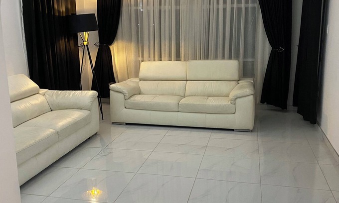Harare Apartamento | Remarkable 1-bed Apartment in Kensington Harare