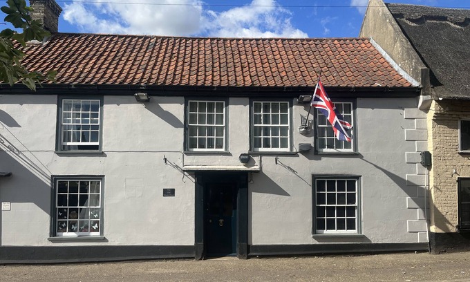 Stalham Apartamento | Stylish Historic Apartment - Sleeps 3 & Parking