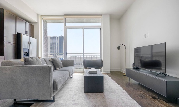 Waller Creek District Apartamento | Remarkable Downtown 1BR w/ Gym, Pool & Deck, nr Capitol, by Blueground
