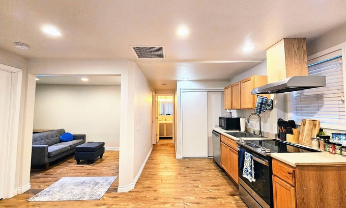 Seattle Cabaña | REMODEL SEATTLE COTTAGE 2BD1BA