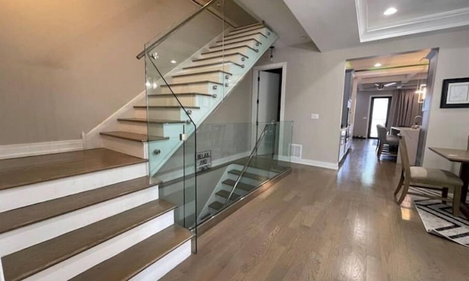 Near West Side Casa | Remodeled 1890 Chicago Greystone, 4bd 3.5ba & Gym