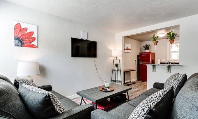 Fairmont Apartamento | Remodeled 2 bdrm duplex near the U of O