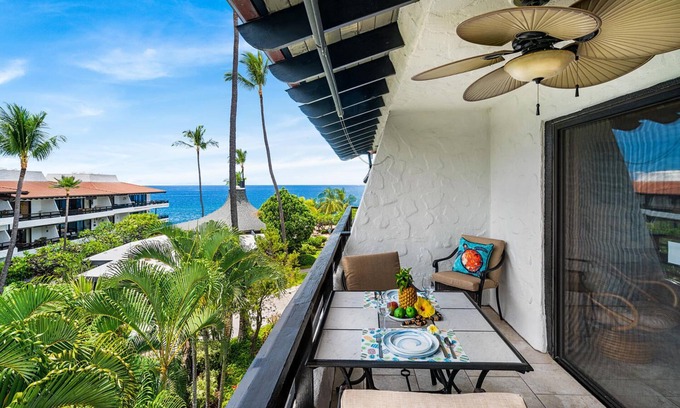 Kailua-Kona Condominio | Remodelado | AC incluido | Complejo frente al mar | Desde $ 100 / n