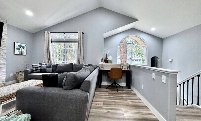 Pioneer Trail Casa | Remodeled Convenient Tahoe Retreat