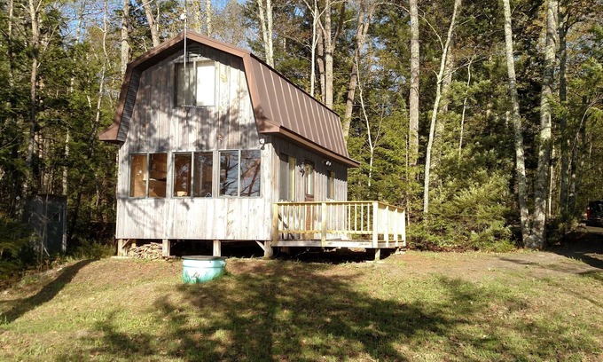 Albion Cabaña | Aléjese de todo en esta cabaña en el estanque Lovejoy en Albion Maine