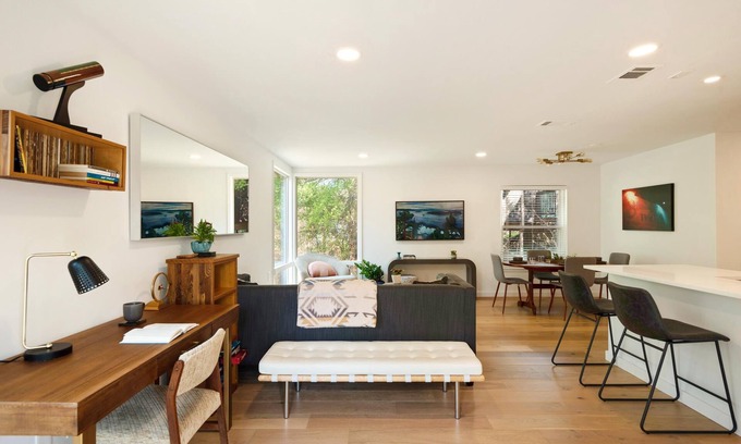 Barton Hills Casa | Remodeled duplex in Barton Hills with open kitchen, great patio. Sunset views.