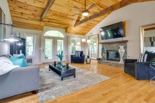 Buford Casa | Remodeled Family Home about 2 Mi to Lake Lanier!