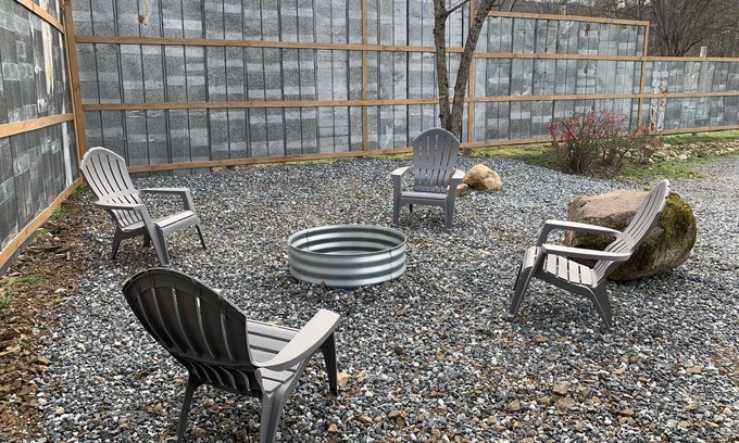 Hot Springs Cabaña | Remodeled French Country Style Cottage Close to Hiking Trails and Hot Springs