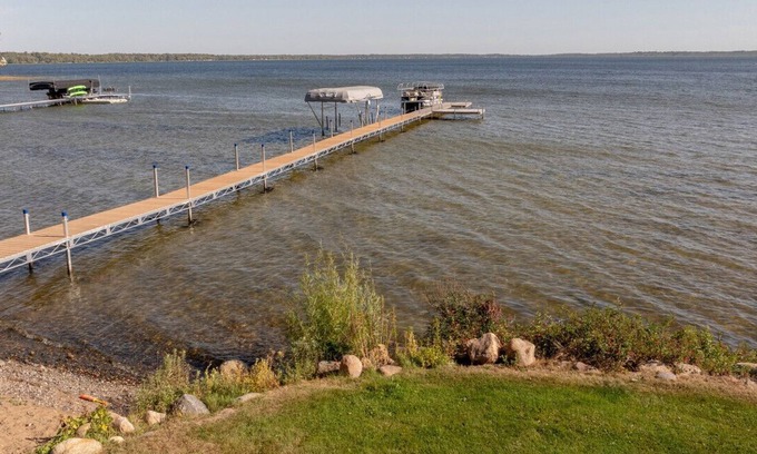 Brainerd Apartamento | Remodeled Cabin, Grill, Outside Seating, New Heating & AC, Dock, Swimming & More