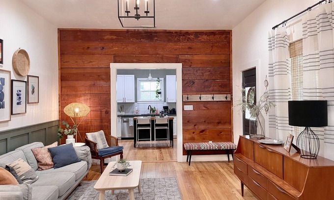 Hico Casa | Remodeled historic cottage, 2-min walk to downtown.