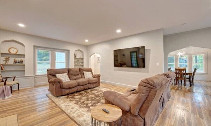 Bloomington Casa | Remodeled Historic Home Near IU Memorial Stadium, Assembly Hall and downtown