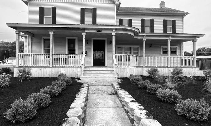 Bourbonnais Casa | Remodeled Historical Home In Bourbonnais.
