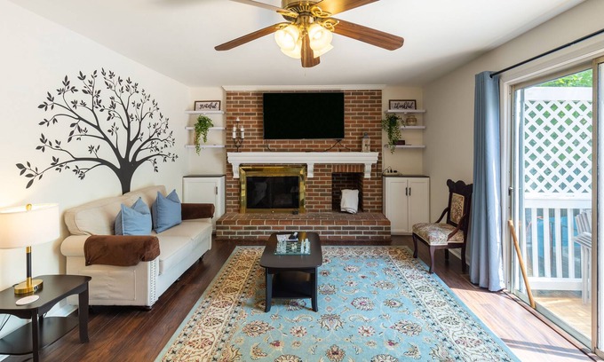 Bowie Casa | Remodeled Home / Amazing Backyard / Fun Rec Room