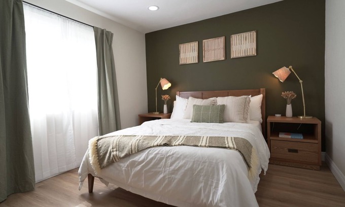 Lancaster Casa | Remodeled Home ☞ EV Charger ☞ Garage ☞ Swamp Cooler ☞ Private Patio