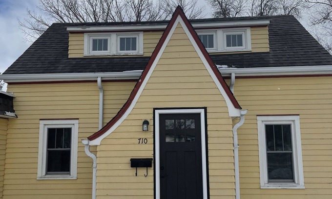 Fosston Casa | Remodeled home in the middle of town driving distance to lakes!