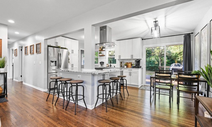 Minnetonka Casa | REMODELED Home, KING Beds, FAST WiFi
