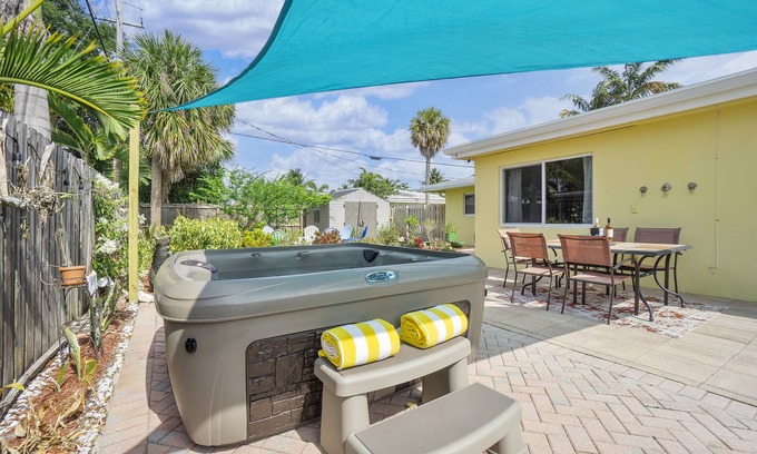 Garden Isles Casa | Remodeled Home w/ Hot Tub in Pompano Beach! 3 Bedrooms & 2 FULL Bathrooms