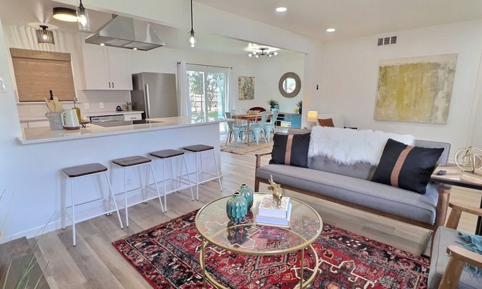 Universal City Casa | Remodeled home with firepit! 1 mile to Randolph AFB & 3 parks!
