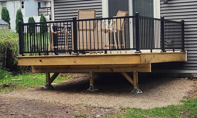 Edgerton Casa | Remodeled home with pontoon rental 2 decks Private beach playground volleyball