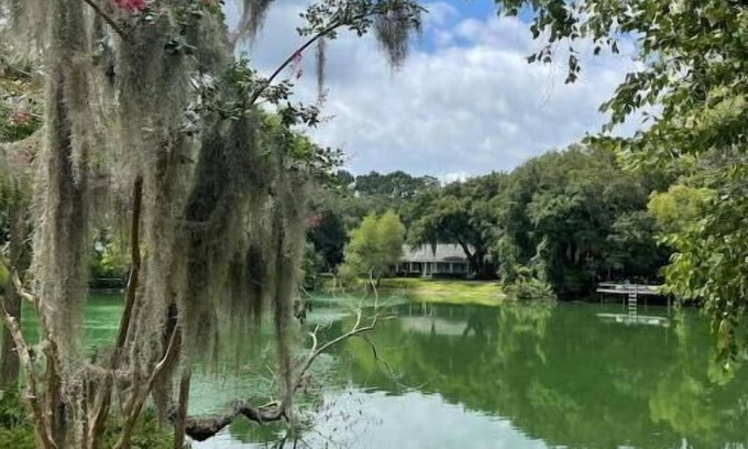 Whitemarsh Island Casa | Remodeled Island Home between Savannah & Tybee