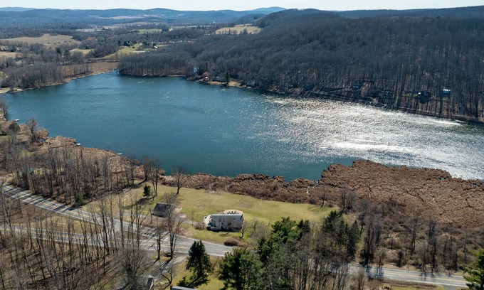 Ancram Casa | Remodeled Lakefront retreat!!! Fall is coming! Come relax by the lake!!