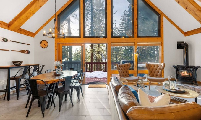 Brockway Apartamento | Remodeled Lakeview Cabin for 10 High-End AC HotTub