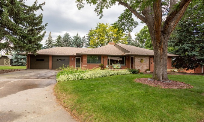 Loveland Casa | Remodeled mid-century home minutes from Estes Park/Fort Collins. Pet friendly