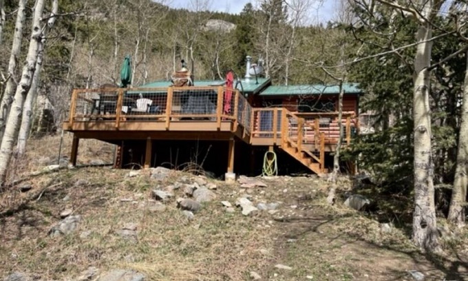 Eldora Cabina | Remodeled miners cabin,snug & warm. Tucked right next to Lake Eldora Ski Resort.