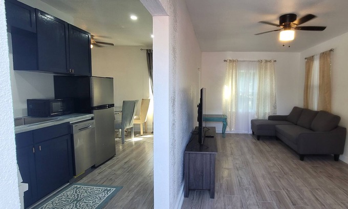 Fort Pierce Casa | Remodeled Mini House 5 minutes from the beach