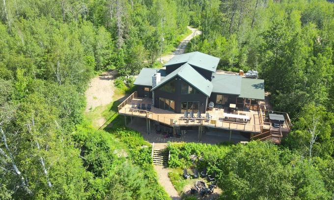 Orr Casa | Remodeled Secluded 7 bedroom Lodge in the heart of Black Bay on Lake Vermilion
