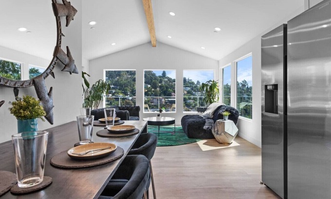 Los Feliz Casa | Remodeled Silverlake Hilltop Home w/Endless Views
