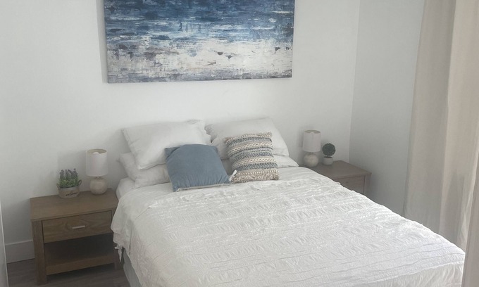 Downtown Phoenix Cabaña | Remodeled Stand alone Cottage.