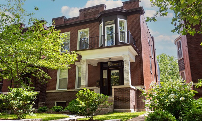 Tower Grove South Casa | Remodeled Tower Grove Park gem
