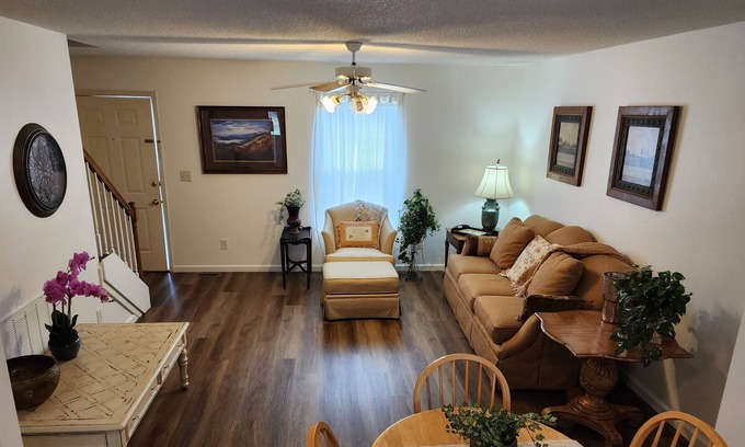 Greene County Apartamento | Remodeled Townhouse Close to Greeneville, Tusculum and Jonesborough.