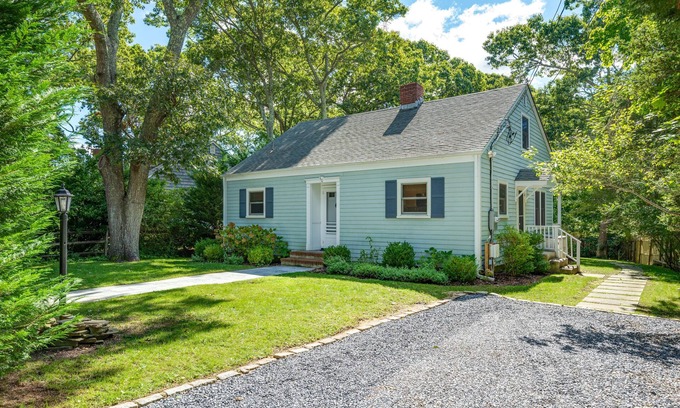 Southampton Casa | Remodelado Atesorado Casa-Southampton, Nueva York en el lago y cerca del pueblo de playa /