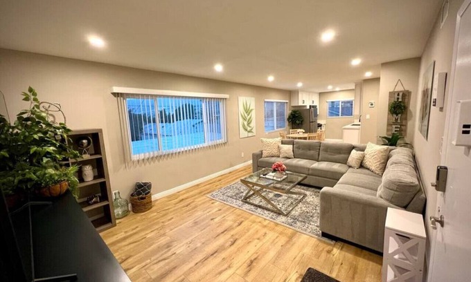 Montrose Apartamento | Remodeled 2 Bed/2 Bath in the heart of Montrose!
