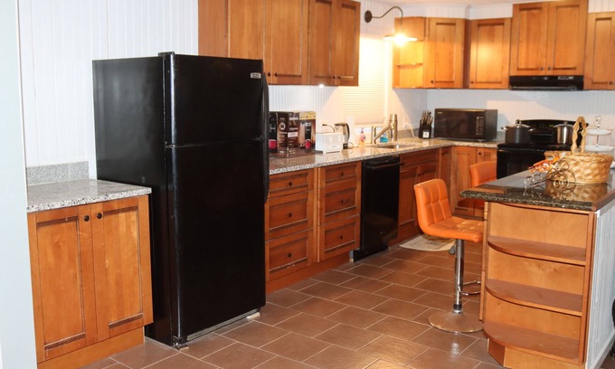 Marietta Casa | Remodeled Villa near the preserve close to Marietta Square .24/7; close to KSU.