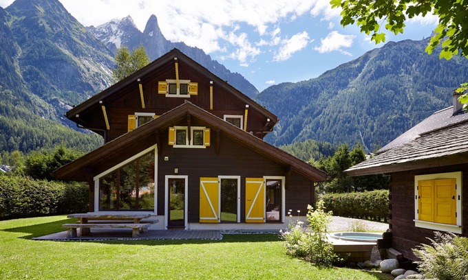 Les Tines Chalet De Esquí | Remodelled historical chalet with spectacular views