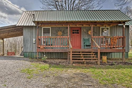 New Concord Casa | Remote Kentucky Cabin with Fire Pit and 2 Ponds