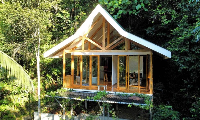 Siquijor Chalet De Esquí | Remote/Secluded Home near Secret Blue Lagoon with Motorcycle and private Gazzibo