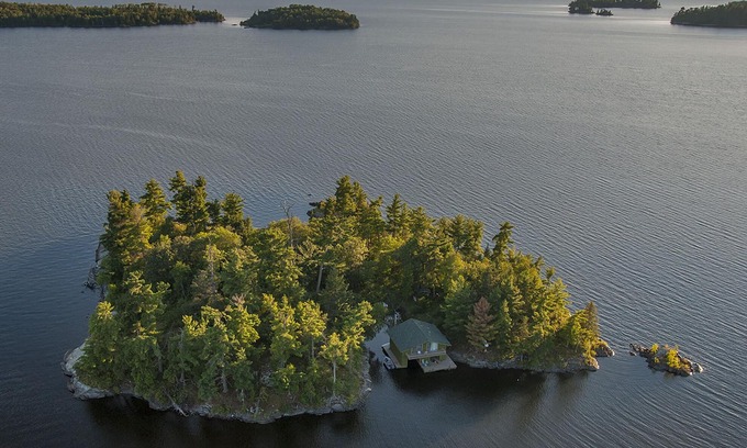 Kenora Cabaña | isla remota y salvaje con la cabaña de pesca cómoda