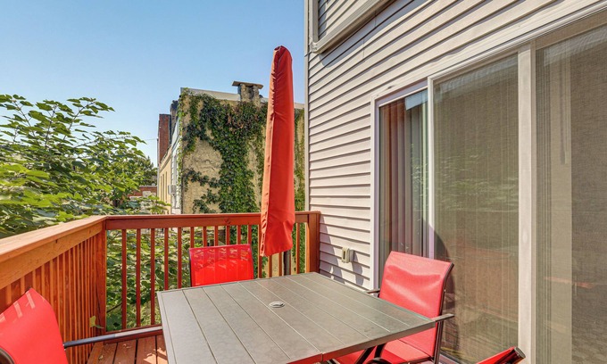 Point Breeze Condominio | Remote Work Hub: Philly Condo 3 Mi to Center City!