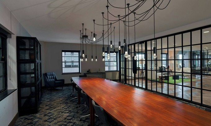 Downtown Dallas Hotel | Renaissance Saint Elm Dallas Downtown Hotel