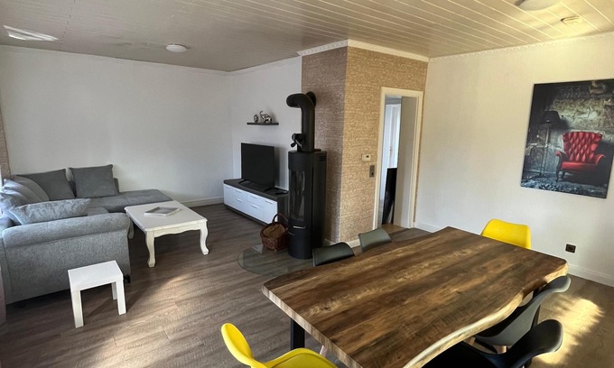 Neumuenster Casa | Rendsburgerstraße 161 - 4 bedrooms with parking space