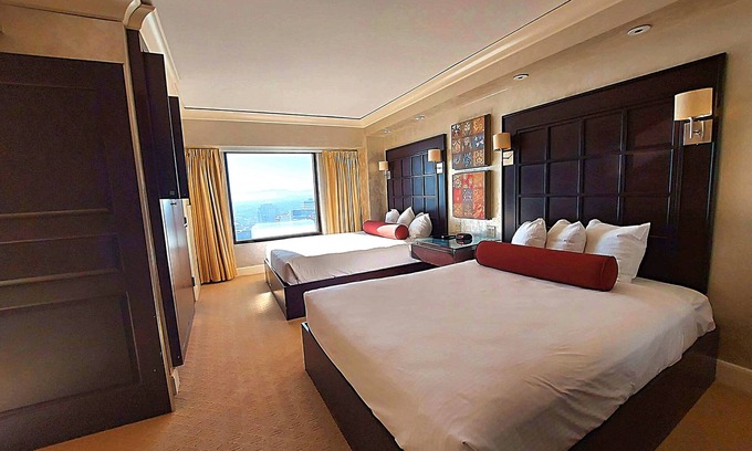 Downtown Reno Hotel | Reno Suites