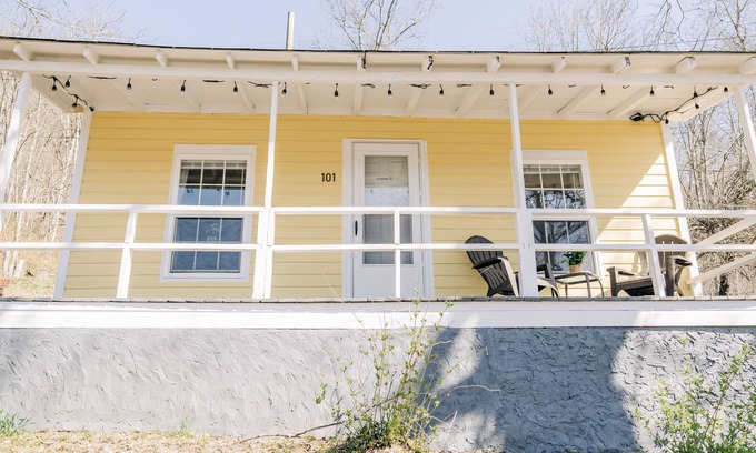 Gaines Cabina | Renovated 1-Bed Mountain Cabin