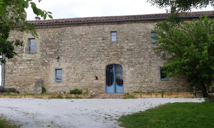 Lacroisille Casa | Renovated 18th-century fortified farmhouse with view