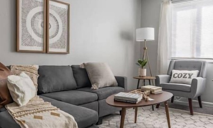 Waldron Apartamento | Renovated 2 BDR Garage KC Charm