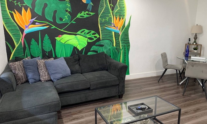 North Andrews Gardens Apartamento | Renovated 2-bedroom/ 1 bath apartment Centrally located in Fort Lauderdale